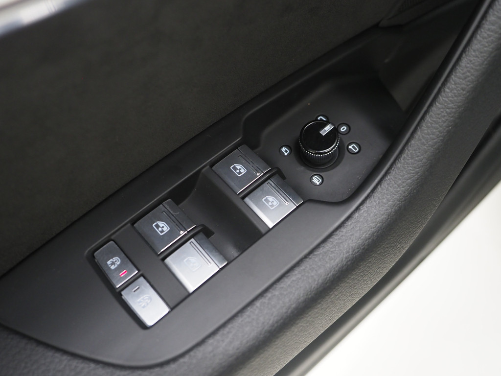 Audi A6 Avant 55 TFSI e quattro Competition 19