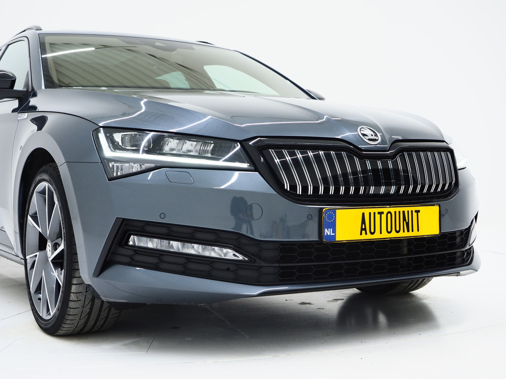 Škoda Superb Combi 1.4 TSI iV Sportline 11