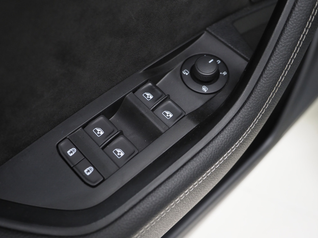 Škoda Superb Combi 1.4 TSI iV Sportline 18