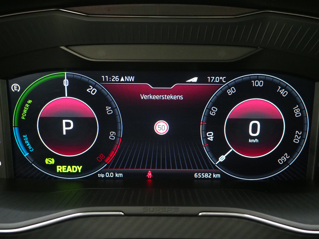 Škoda Superb Combi 1.4 TSI iV Sportline 27