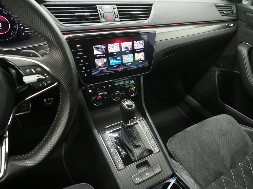 Škoda Superb Combi 1.4 TSI iV Sportline 35