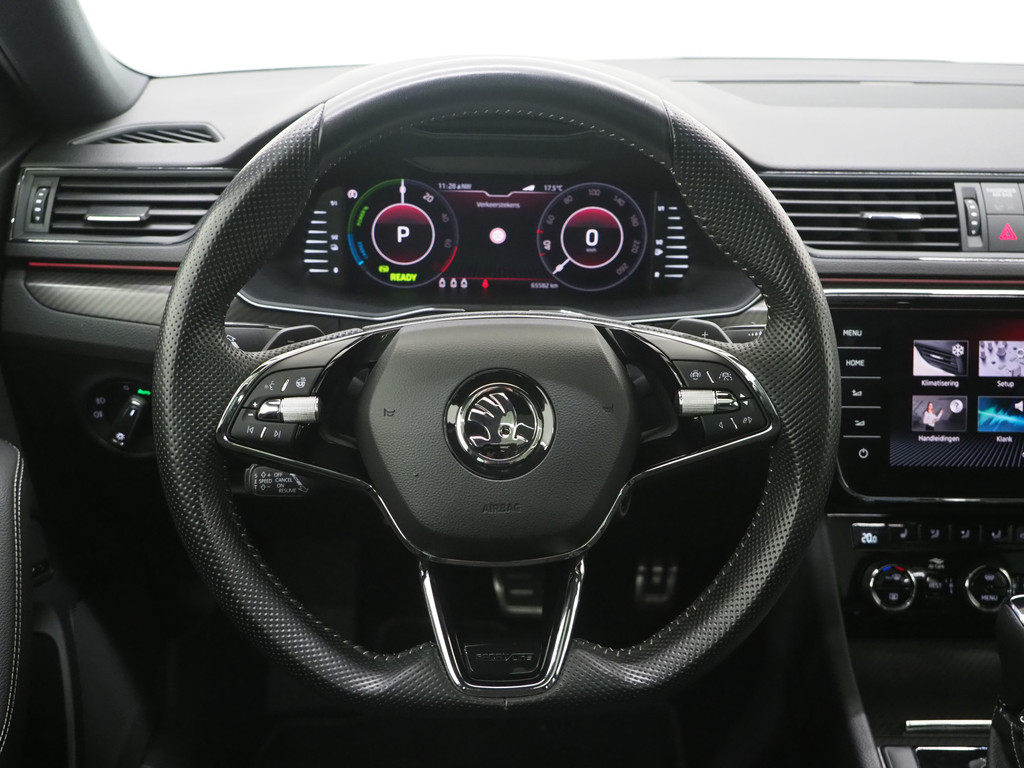 Škoda Superb Combi 1.4 TSI iV Sportline 37