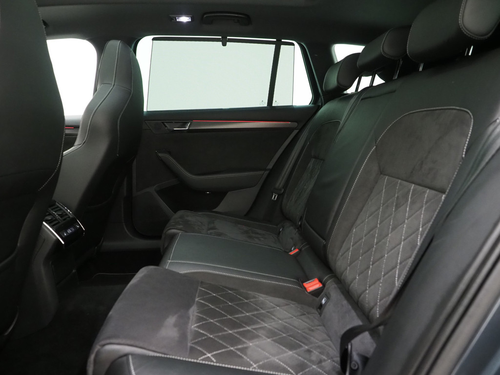 Škoda Superb Combi 1.4 TSI iV Sportline 38