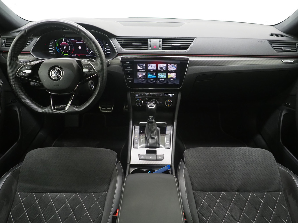 Škoda Superb Combi 1.4 TSI iV Sportline 48