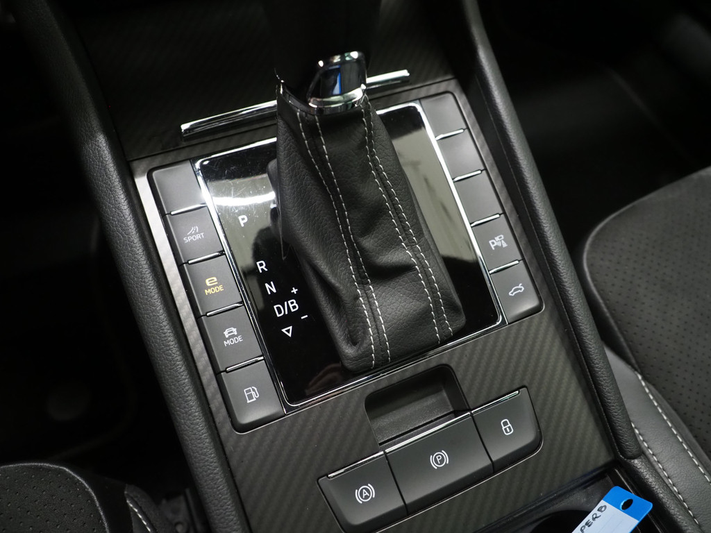 Škoda Superb Combi 1.4 TSI iV Sportline 78