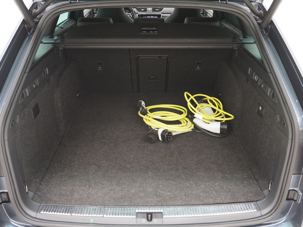 Škoda Superb Combi 1.4 TSI iV Sportline 84