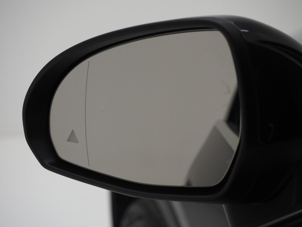 Mercedes-Benz GLC 300e 4MATIC Luxury Line 15