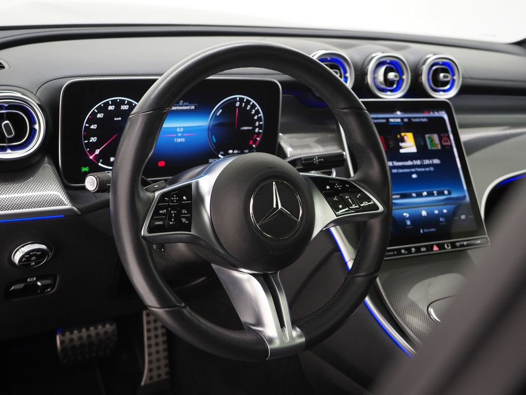 Mercedes-Benz GLC 300e 4MATIC Luxury Line 17