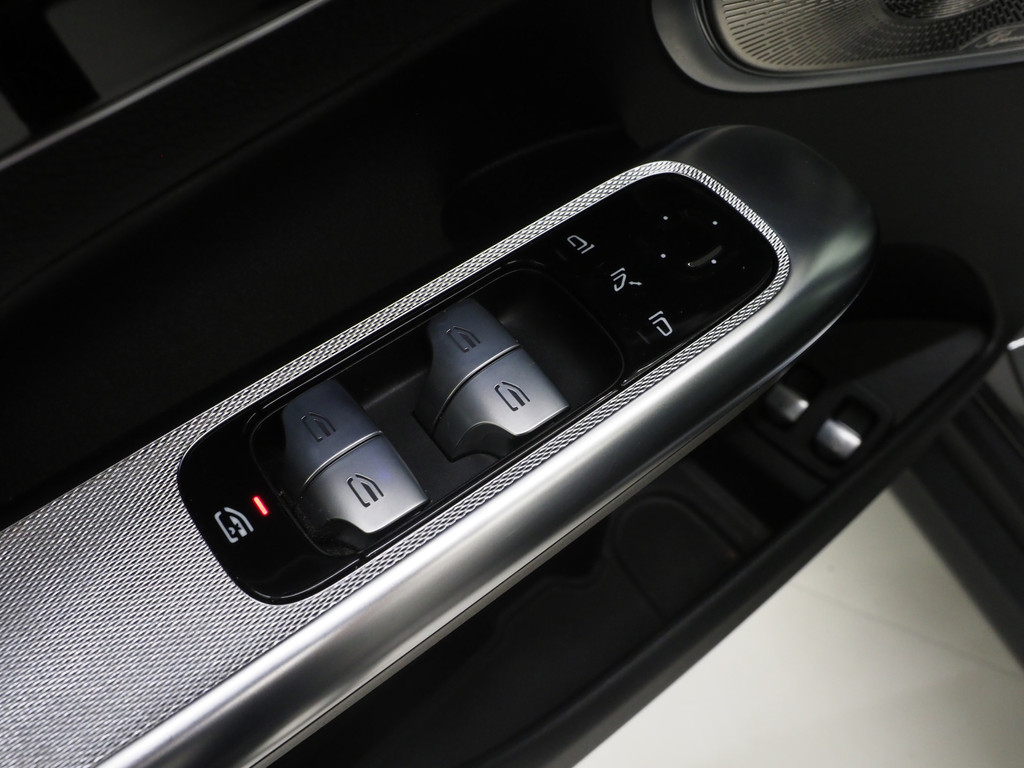 Mercedes-Benz GLC 300e 4MATIC Luxury Line 20