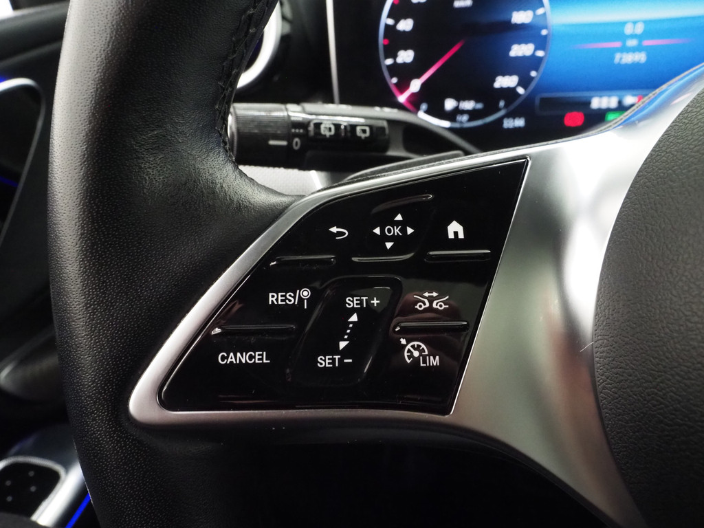 Mercedes-Benz GLC 300e 4MATIC Luxury Line 23