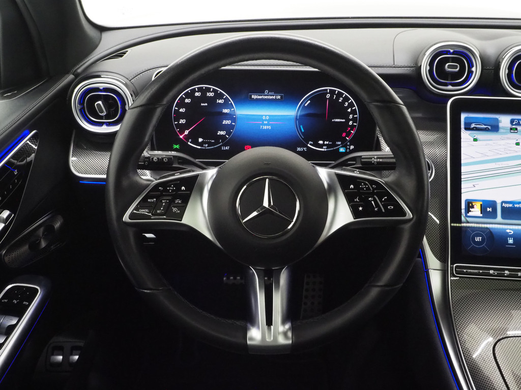 Mercedes-Benz GLC 300e 4MATIC Luxury Line 33