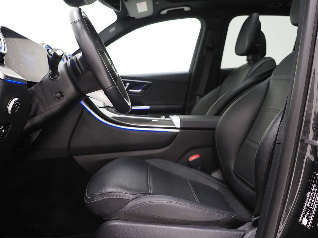 Mercedes-Benz GLC 300e 4MATIC Luxury Line 56