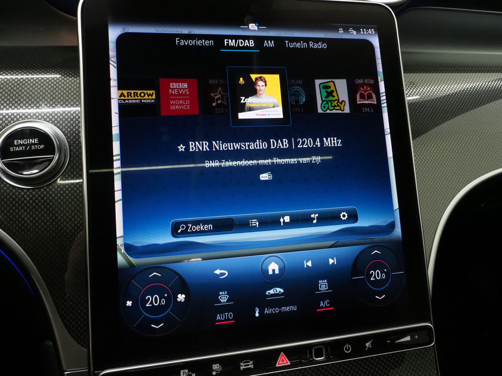 Mercedes-Benz GLC 300e 4MATIC Luxury Line 67