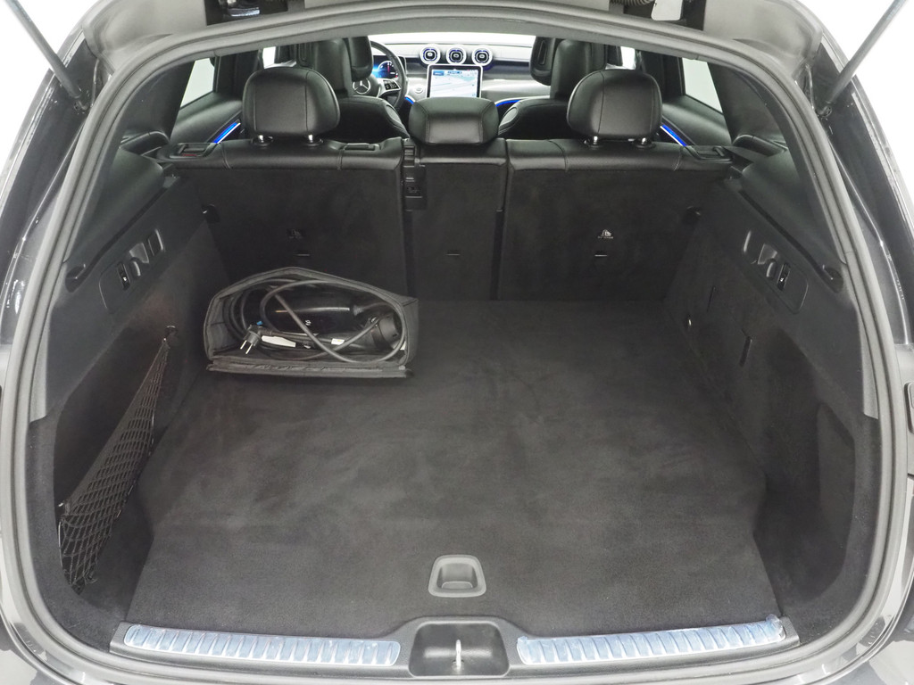 Mercedes-Benz GLC 300e 4MATIC Luxury Line 76