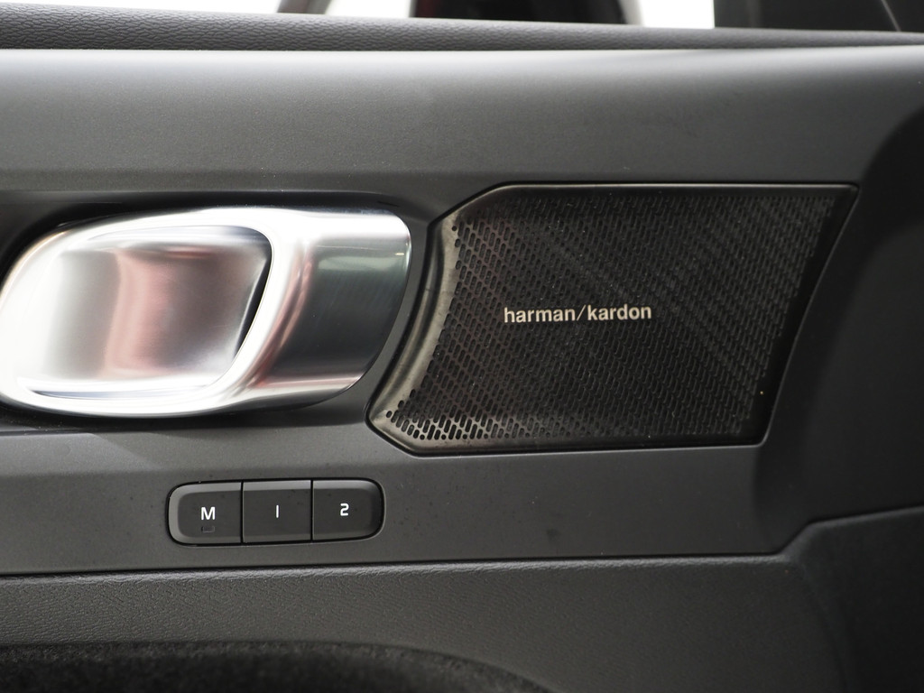 Volvo XC40 1.5 T5 Recharge R-Design 18