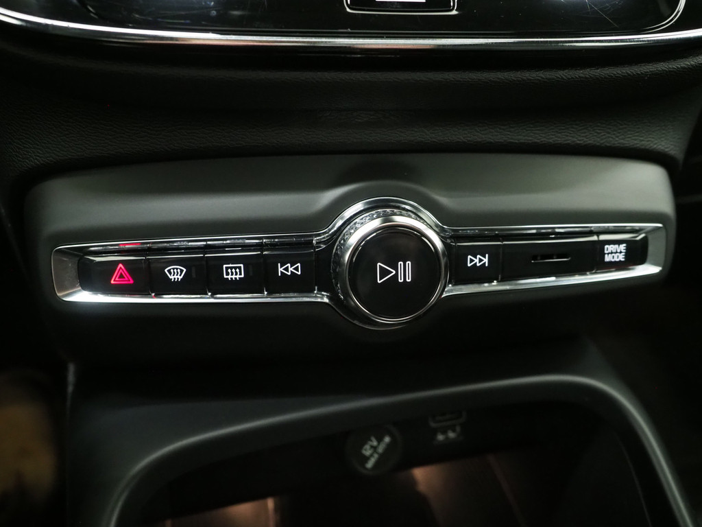 Volvo XC40 1.5 T5 Recharge R-Design 34