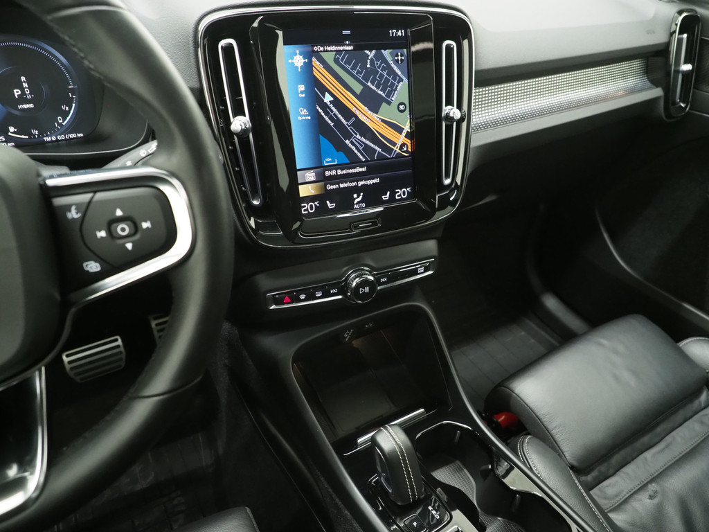 Volvo XC40 1.5 T5 Recharge R-Design 36