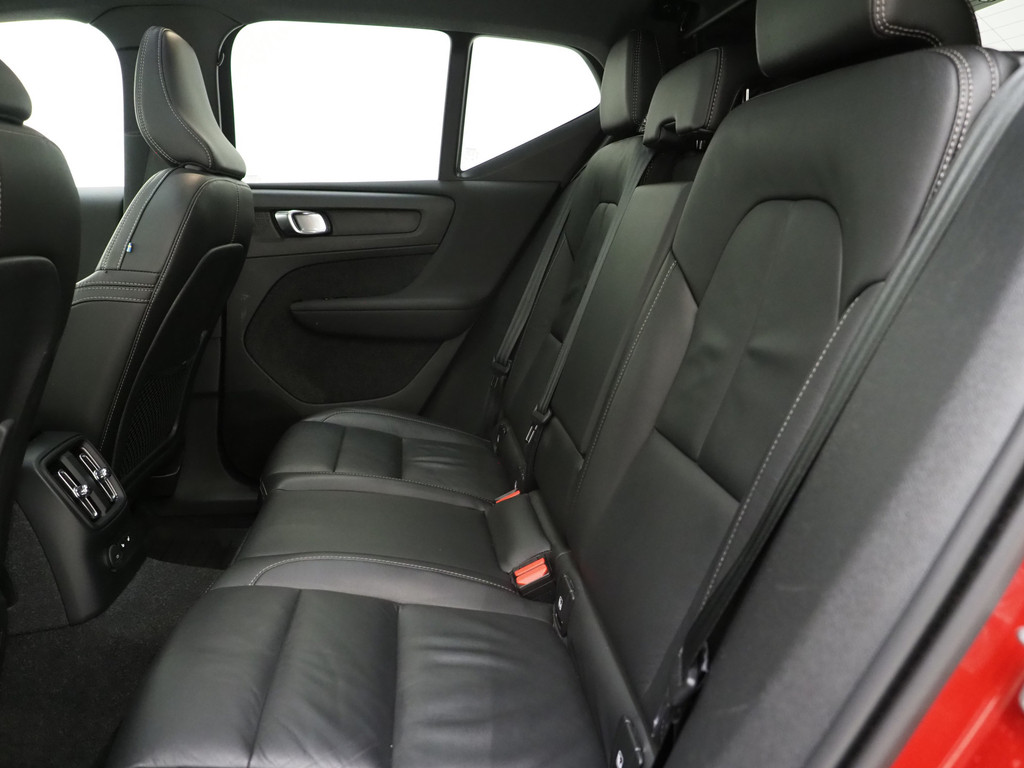 Volvo XC40 1.5 T5 Recharge R-Design 39