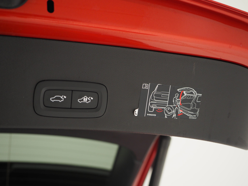 Volvo XC40 1.5 T5 Recharge R-Design 42