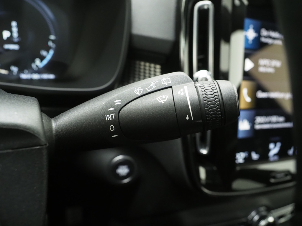 Volvo XC40 1.5 T5 Recharge R-Design 70