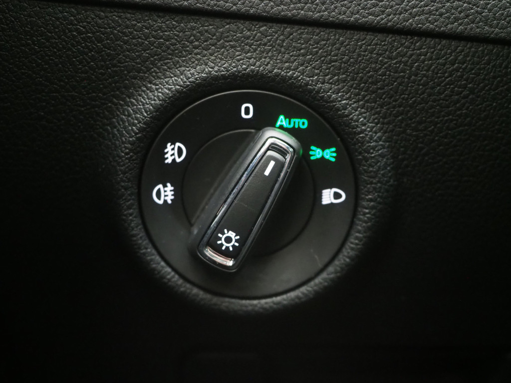 Škoda Superb Combi 1.4 TSI iV Laurin & Klement 21