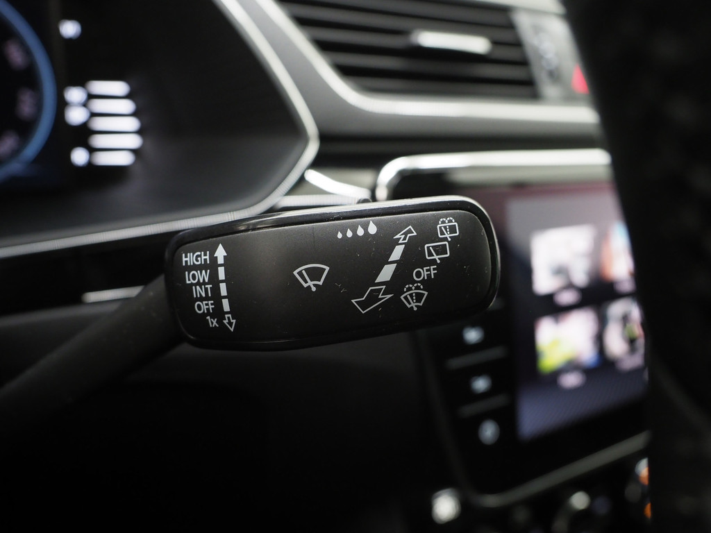 Škoda Superb Combi 1.4 TSI iV Laurin & Klement 26