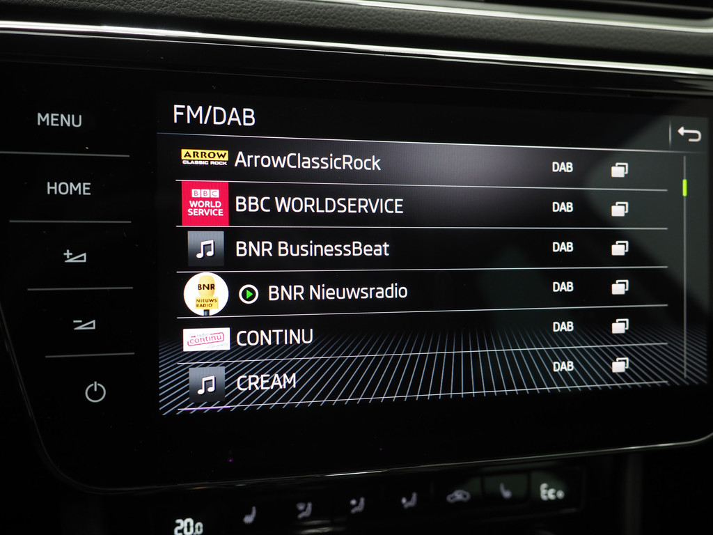 Škoda Superb Combi 1.4 TSI iV Laurin & Klement 28