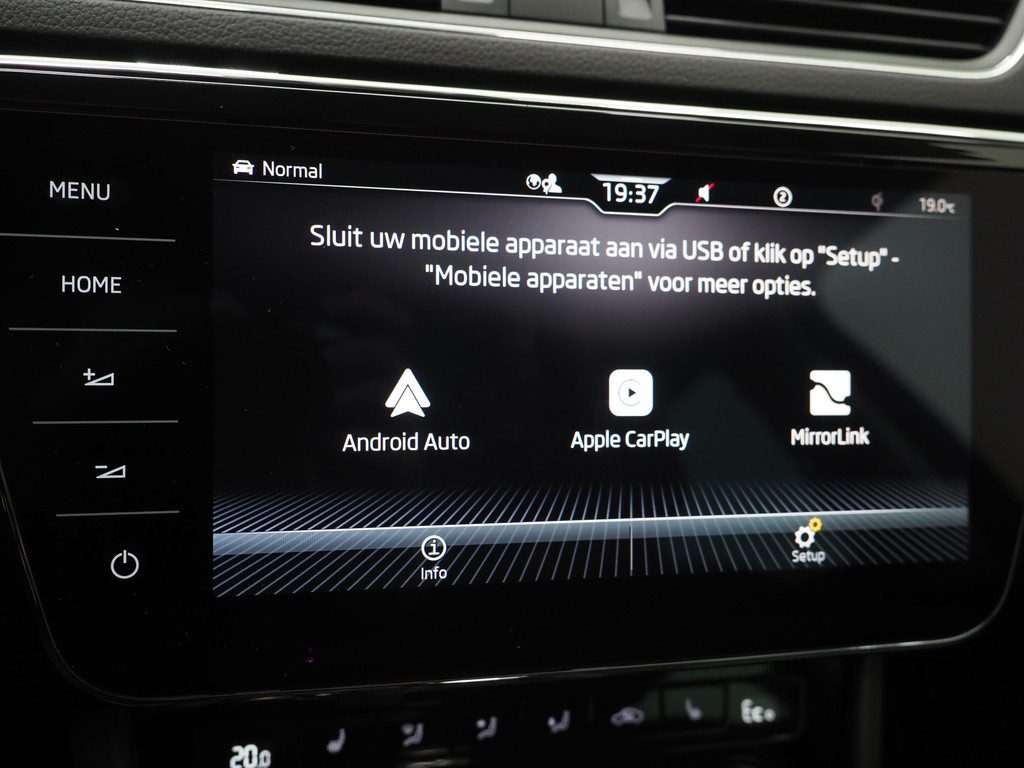 Škoda Superb Combi 1.4 TSI iV Laurin & Klement 29