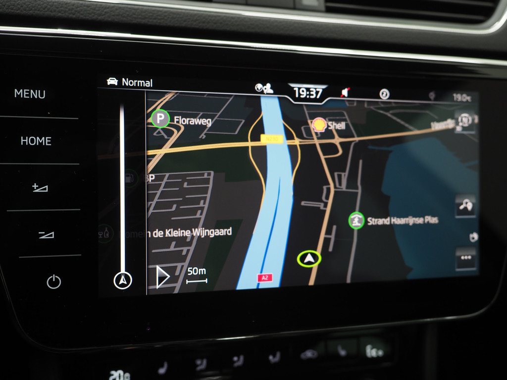 Škoda Superb Combi 1.4 TSI iV Laurin & Klement 31