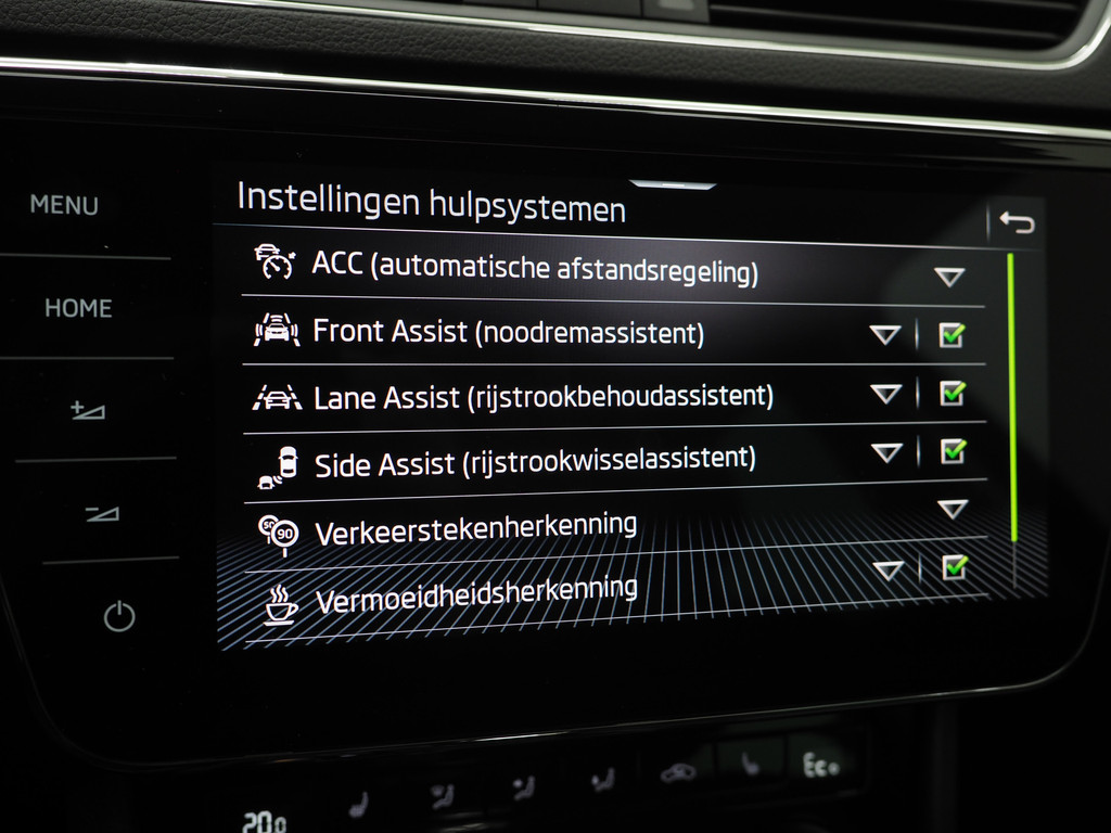 Škoda Superb Combi 1.4 TSI iV Laurin & Klement 32