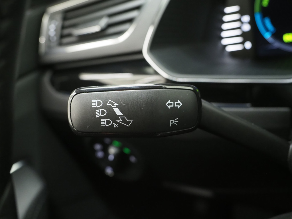 Škoda Superb Combi 1.4 TSI iV Laurin & Klement 64