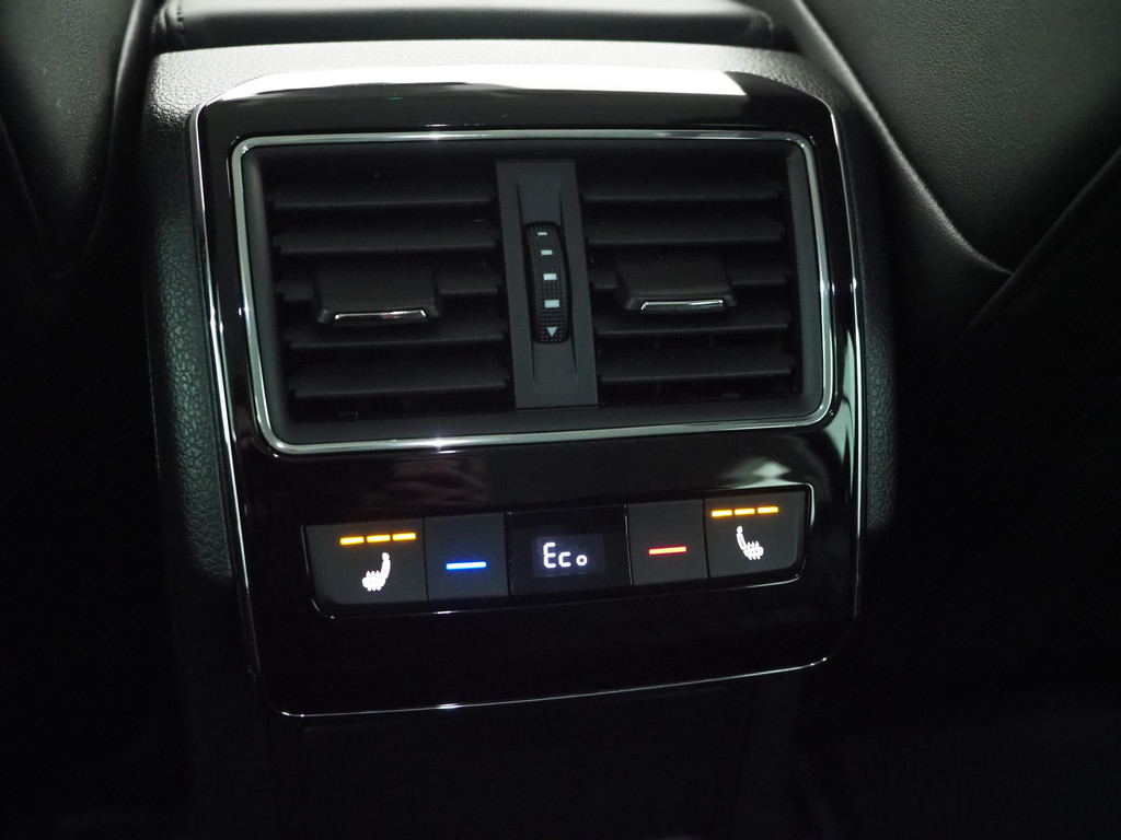 Škoda Superb Combi 1.4 TSI iV Laurin & Klement 79