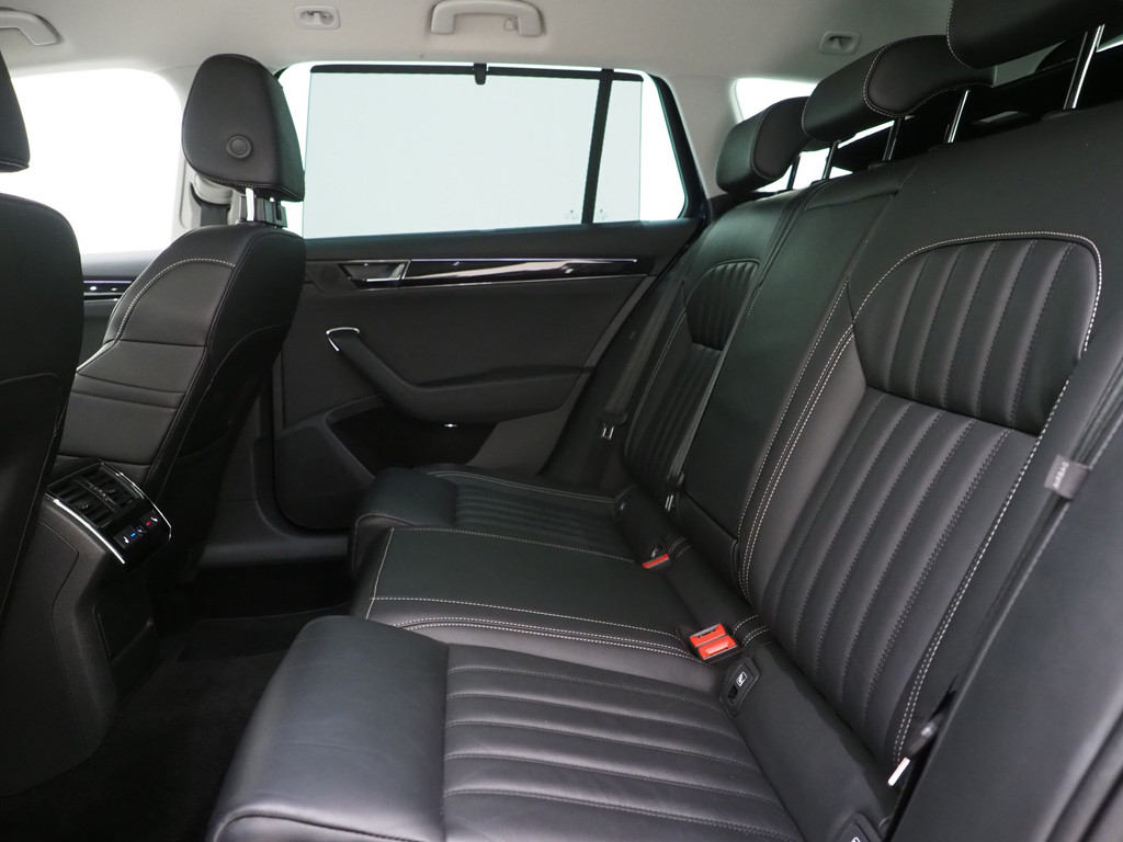 Škoda Superb Combi 1.4 TSI iV Laurin & Klement 81