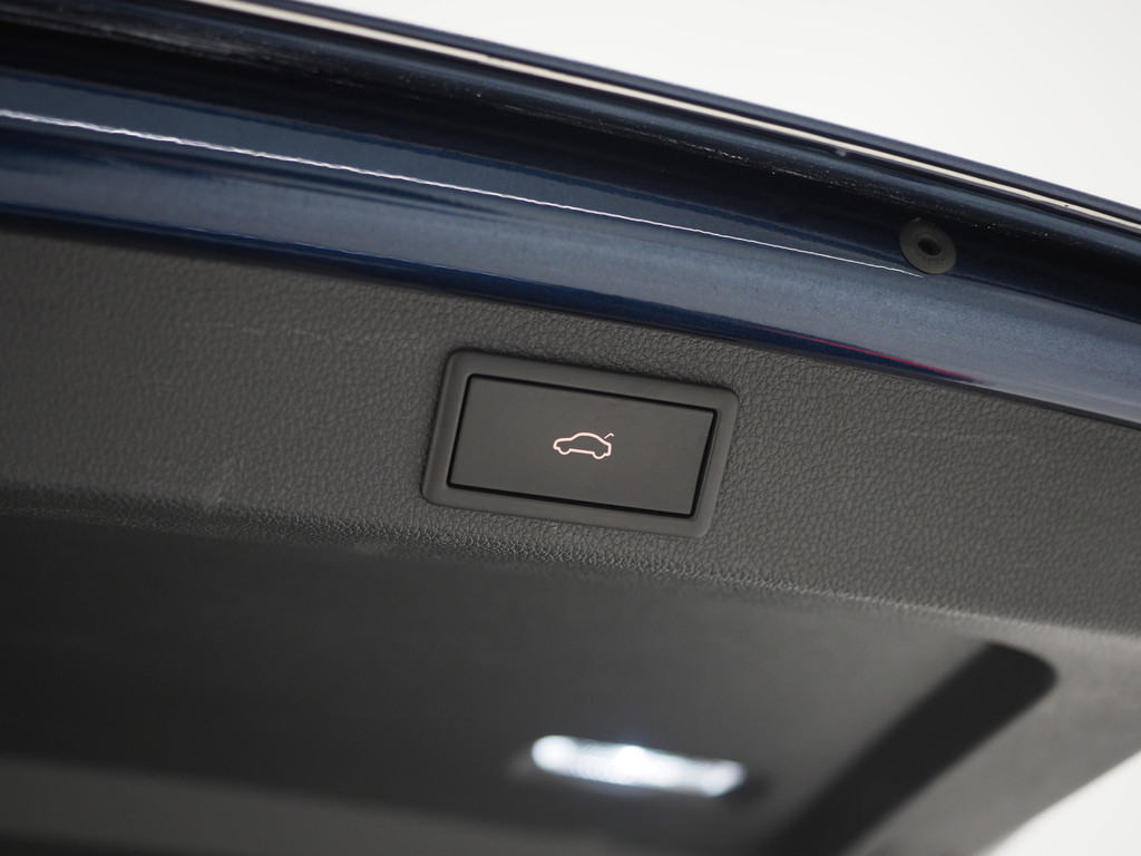 Škoda Superb Combi 1.4 TSI iV Laurin & Klement 83