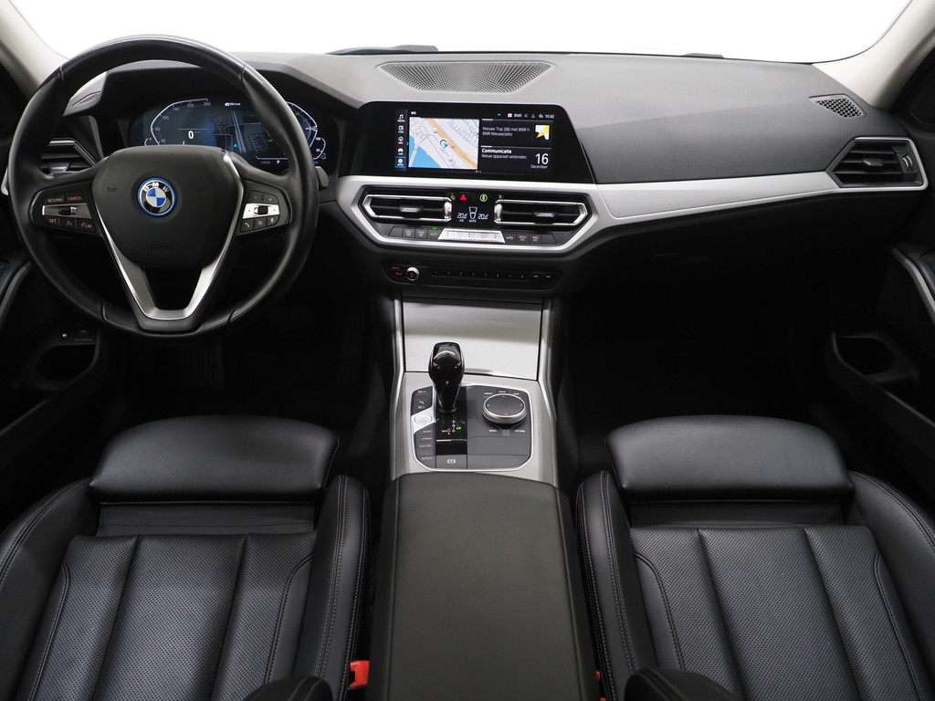 BMW 3 Serie Touring 320e Shadow Line 29