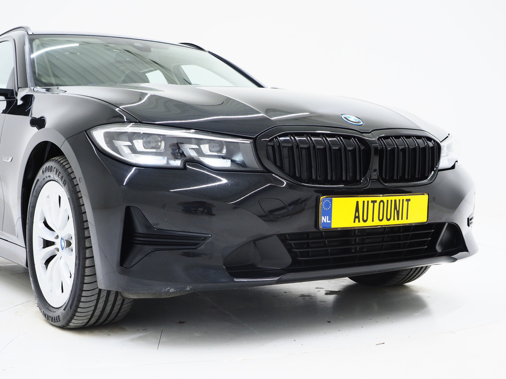 BMW 3 Serie Touring 320e Shadow Line 41
