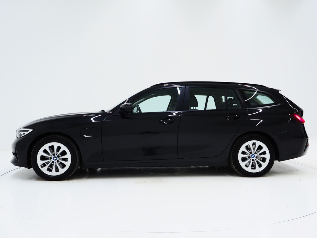 BMW 3 Serie Touring 320e Shadow Line 46