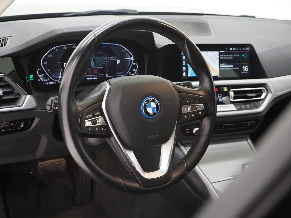 BMW 3 Serie Touring 320e Shadow Line 49