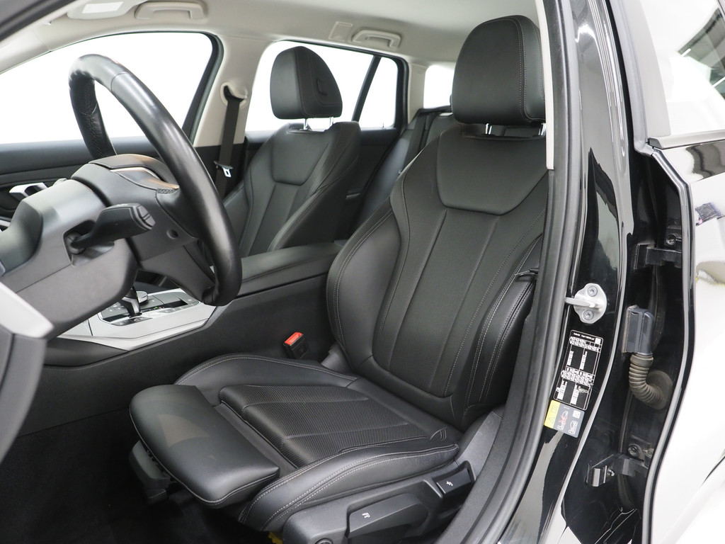 BMW 3 Serie Touring 320e Shadow Line 50