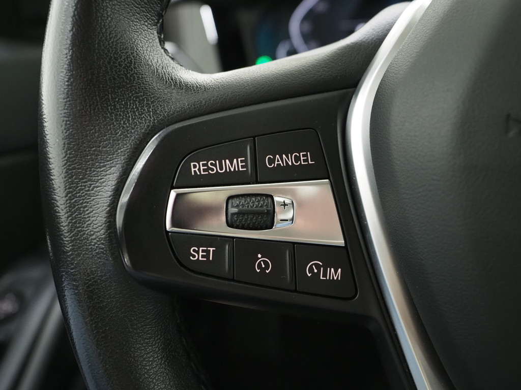 BMW 3 Serie Touring 320e Shadow Line 54