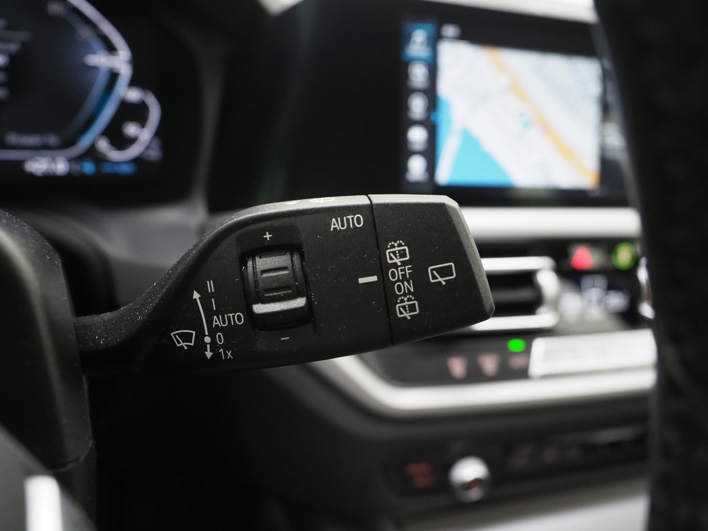 BMW 3 Serie Touring 320e Shadow Line 56