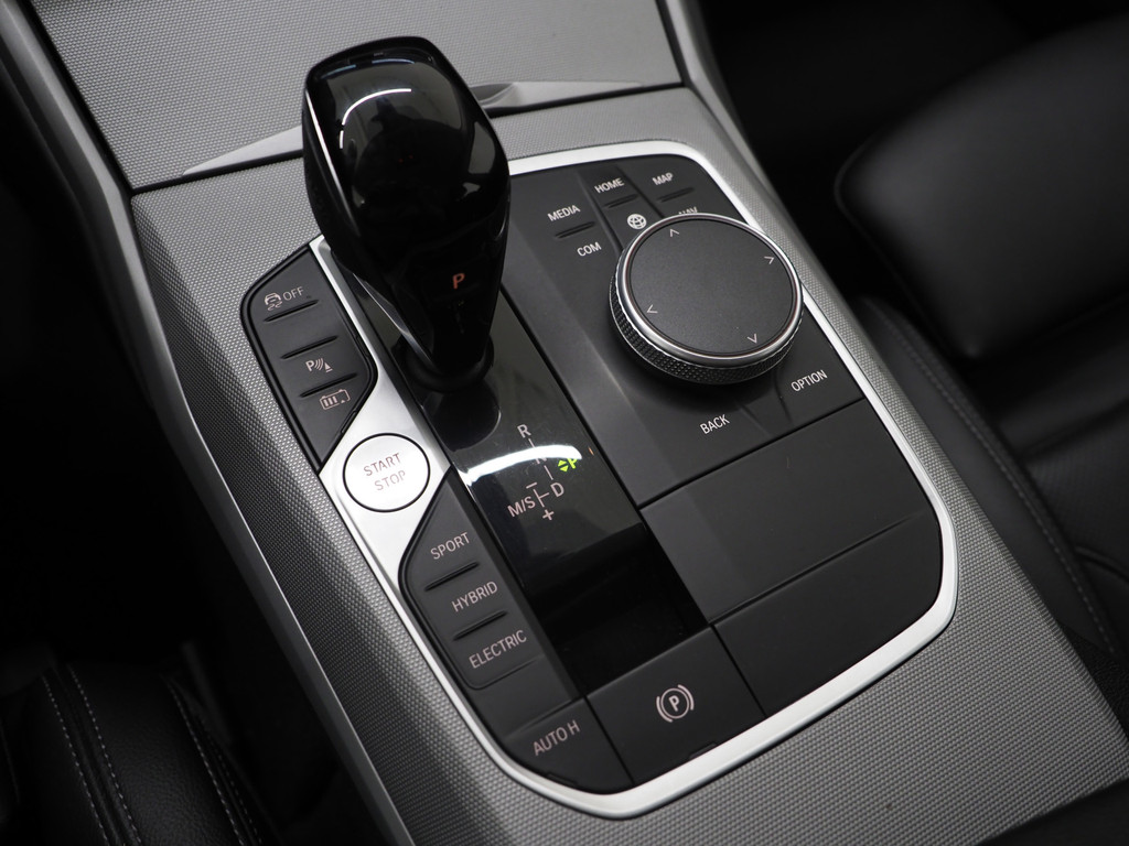 BMW 3 Serie Touring 320e Shadow Line 63