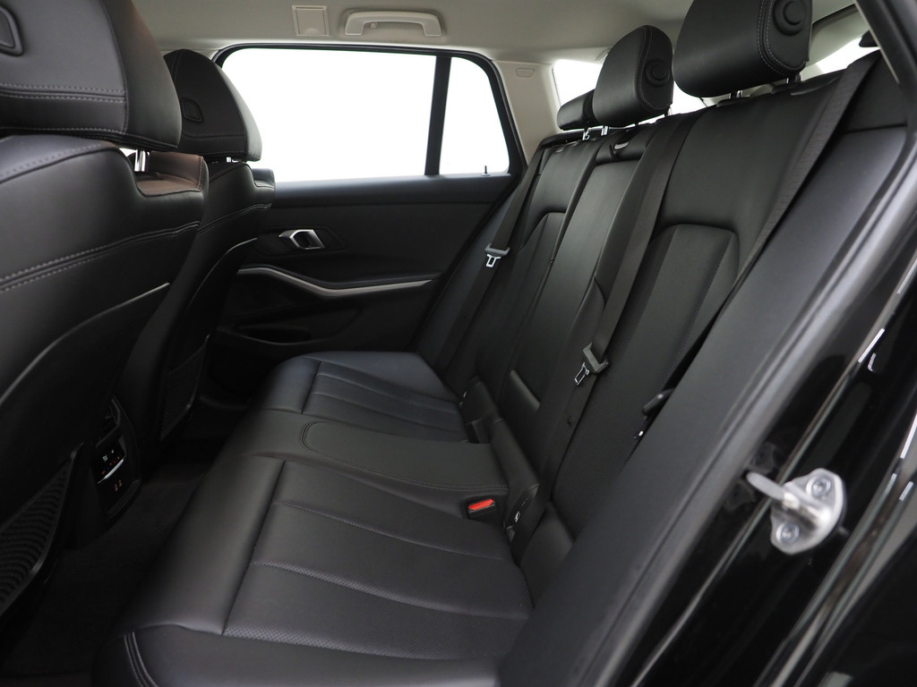 BMW 3 Serie Touring 320e Shadow Line 68