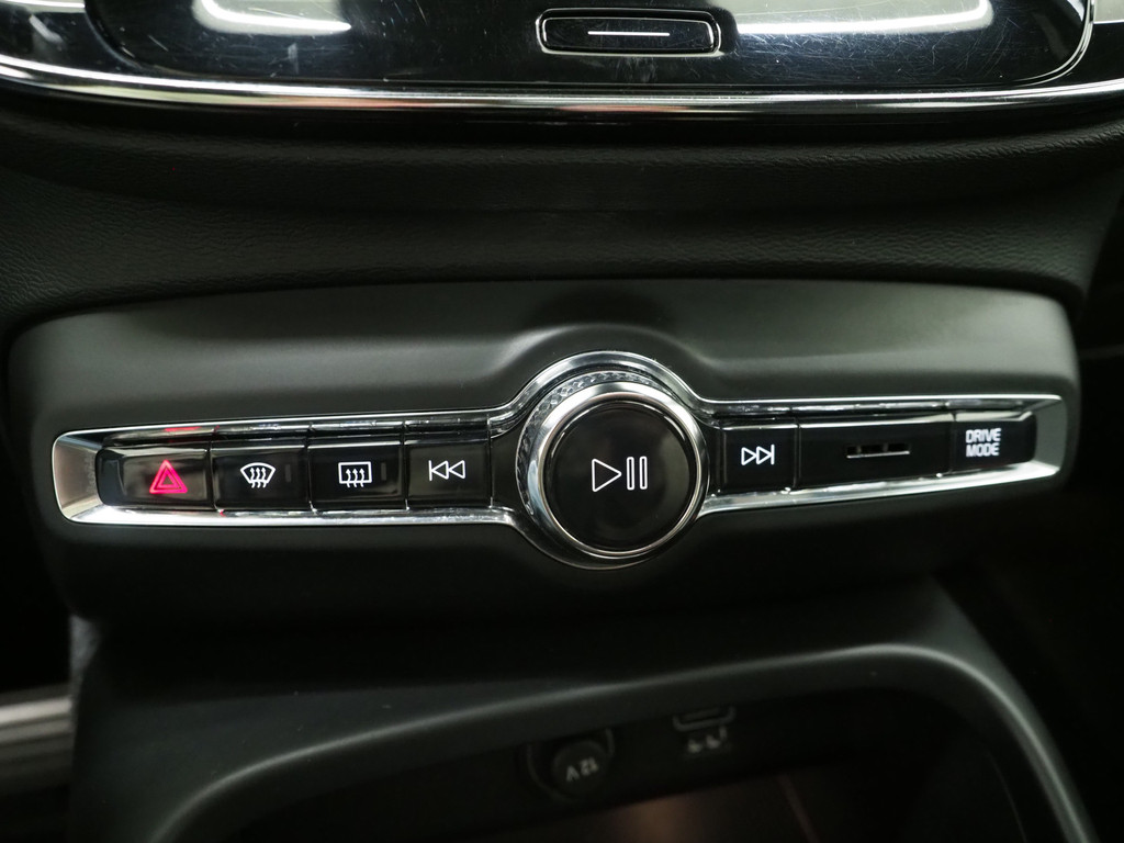 Volvo XC40 1.5 T5 Recharge R-Design 34