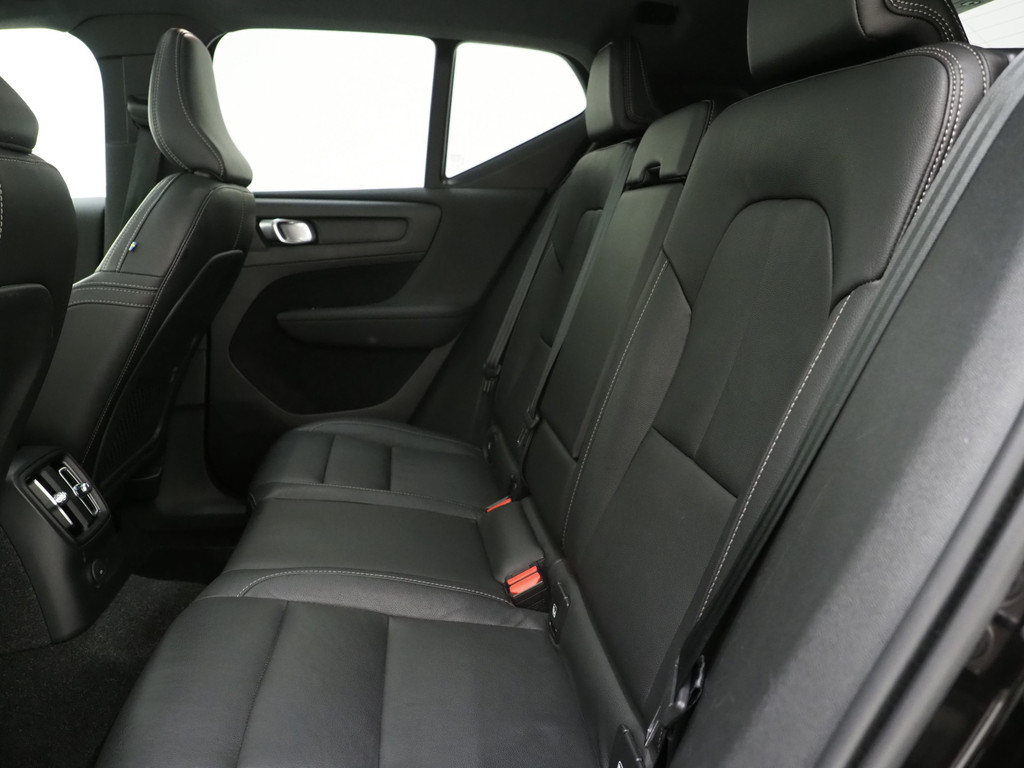 Volvo XC40 1.5 T5 Recharge R-Design 38