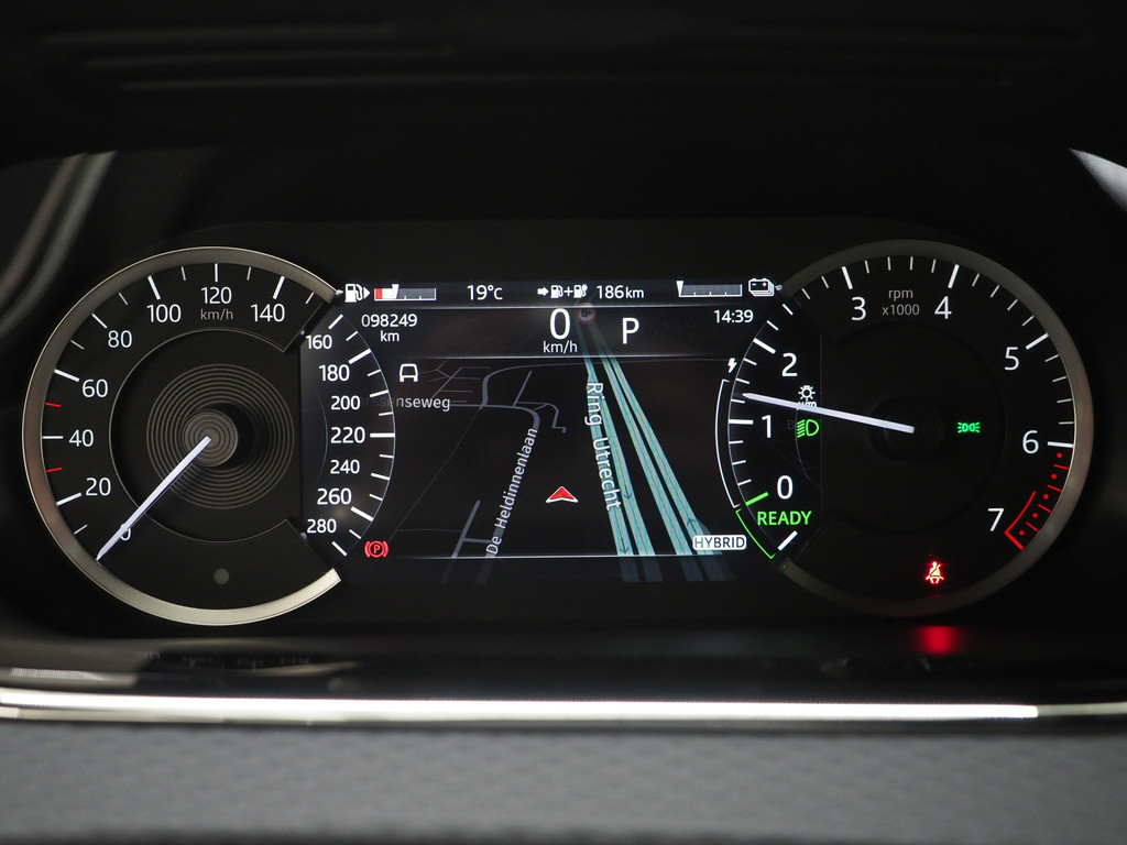 Land Rover Range Rover Evoque 1.5 P300e AWD R-Dynamic 23