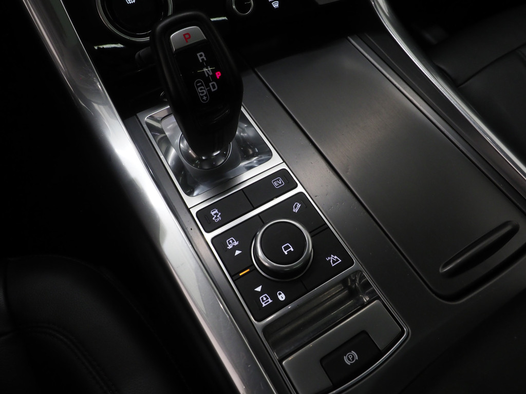 Land Rover Range Rover Sport P400e SVO Palette Grey 33