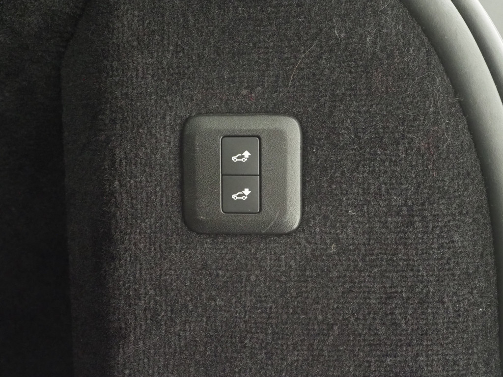 Land Rover Range Rover Sport P400e SVO Palette Grey 39