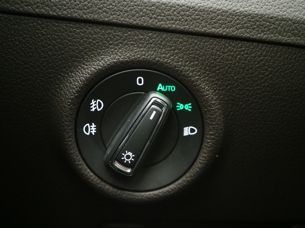 Škoda Superb Combi 1.4 TSI iV Laurin & Klement 21