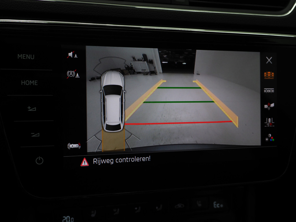 Škoda Superb Combi 1.4 TSI iV Laurin & Klement 33